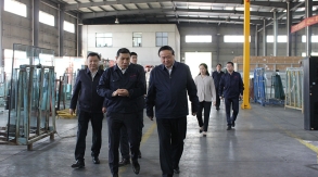 市人大常委會(huì)副主任徐家保帶領(lǐng)調(diào)研組來我廠參觀